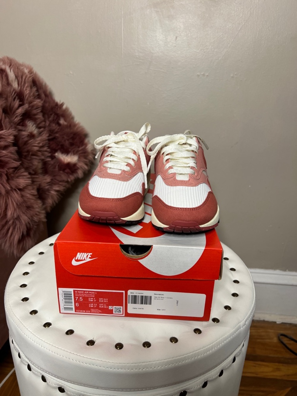 Nike Air Max 1 Rose/White Low-Top Sneakers - Picture 2 of 5